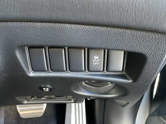 日産 スカイライン クロスオーバー 370GT 三重県 2011(平23)年 19.1万km ブリリアントシルバー メーカーナビ/フルセグTV/バックカメラ/ETC/ハーフレザーシート/パワーシート/ステアリングスイッチ/横滑り防止装置/プッシュスタート/スマートキー/電動格納ミラー/LEDオートライト/純正18インチAW