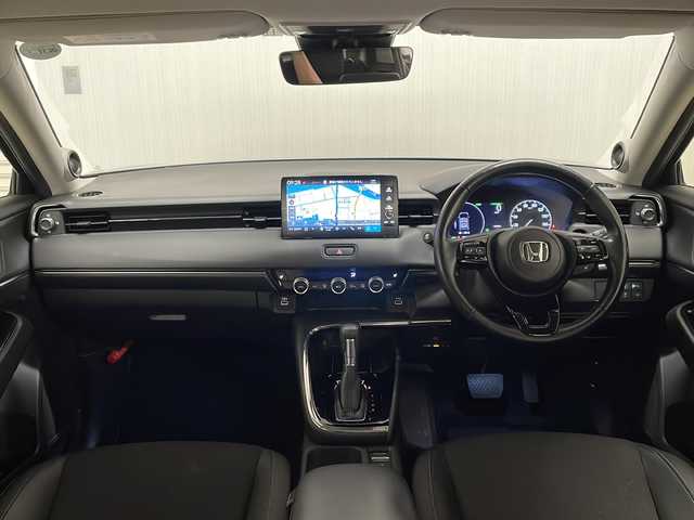 ホンダ ヴェゼル ハイブリッド e:HEV Z 熊本県 2022(令4)年 6.6万km メテオロイドグレーメタリック 純正メモリナビ/FM/AM/BT/フルセグTV/全方位カメラ/ホンダセンシング/ワイヤレス充電器/ステアリングヒーター/シートヒーター/電動リアゲート/ETC2.0/プッシュスタート/純正フロアマット/純正アルミホイール