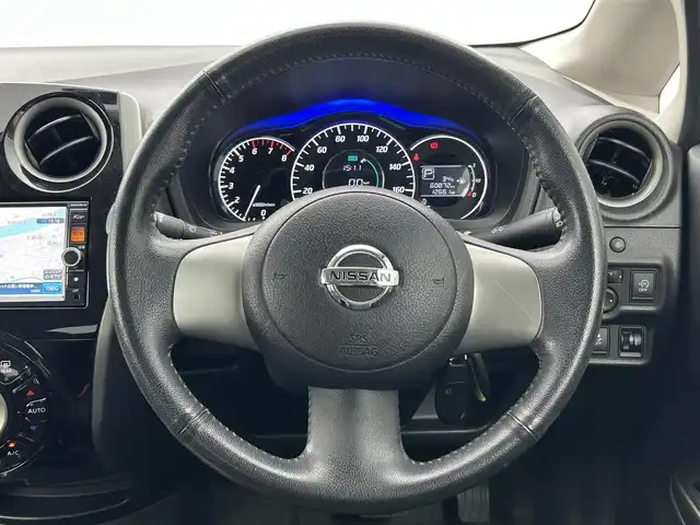 日産 ノート メダリスト 福井県 2013(平25)年 6.1万km ガンＭ 落札不可（AIS検査待ち）/純正ナビゲーション/型式：MC313D-W/【AM/FM/CD/Bluetooth/ワンセグTV】/アラウンドビューモニター/ETC/オートライト/ヘッドライドレベライザー/アイドリングストップ/電動格納ミラー