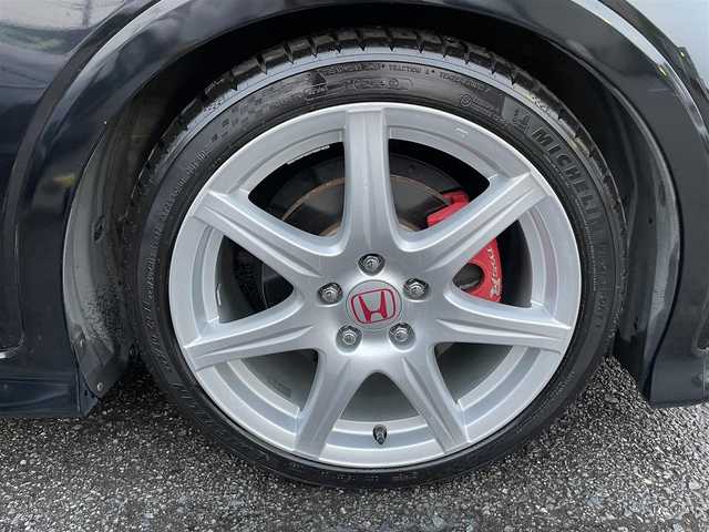 ホンダ シビック タイプR ユーロ 埼玉県 2011(平23)年 7.2万km クリスタルブラックパール 外部検査済み/登録時走行71555キロ/6MT/タイヤ：ミシュランパイロットスポーツ/（FR2024年製）/専用セミバケットシート/専用18インチアルミホイール/HIDヘッドライト/キーレス/VSA/スリップコントロール/純正フロアマット/リアコーナーセンサー/ETC