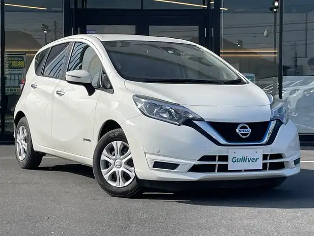 日産 ノート e－パワー B 茨城県 2020(令2)年 6.2万km ホワイト 社外ナビ/【iPod・USB・SD・DISC・1セグTV・AM・FM・AUX】/ETC/前後コーナーセンサー/Bカメラ/オートライト/ハロゲンライト/横滑り防止装置/レーンキープアシスト/衝突被害軽減システム/ヘッドライトレベライザー/プッシュスタート/スマートキー/社外フロアマット/純正ホイールカバー/電格ミラー/ウインカーミラー