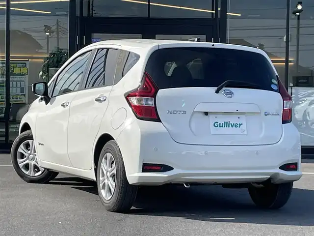 日産 ノート e－パワー B 茨城県 2020(令2)年 6.2万km ホワイト 社外ナビ/【iPod・USB・SD・DISC・1セグTV・AM・FM・AUX】/ETC/前後コーナーセンサー/Bカメラ/オートライト/ハロゲンライト/横滑り防止装置/レーンキープアシスト/衝突被害軽減システム/ヘッドライトレベライザー/プッシュスタート/スマートキー/社外フロアマット/純正ホイールカバー/電格ミラー/ウインカーミラー