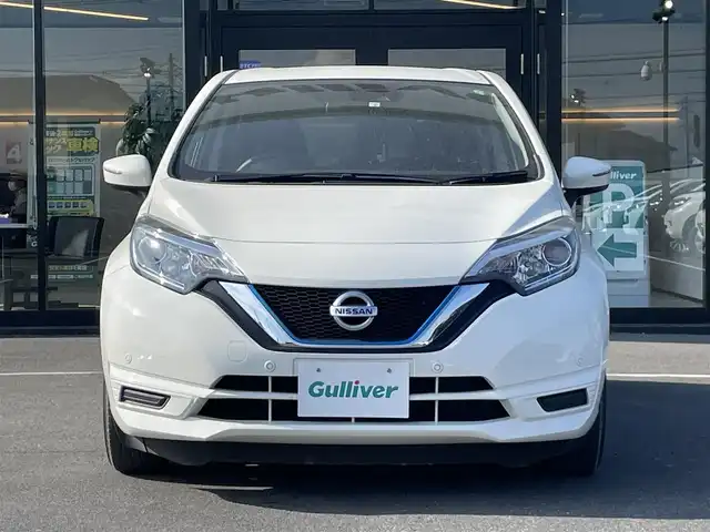 日産 ノート e－パワー B 茨城県 2020(令2)年 6.2万km ホワイト 社外ナビ/【iPod・USB・SD・DISC・1セグTV・AM・FM・AUX】/ETC/前後コーナーセンサー/Bカメラ/オートライト/ハロゲンライト/横滑り防止装置/レーンキープアシスト/衝突被害軽減システム/ヘッドライトレベライザー/プッシュスタート/スマートキー/社外フロアマット/純正ホイールカバー/電格ミラー/ウインカーミラー