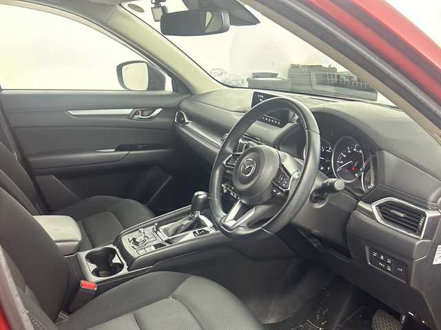 マツダ ＣＸ－５ XD プロアクティブ 兵庫県 2017(平29)年 5.7万km ソウルレッドプレミアムメタリック ・純正SDナビ&BT&USB&CD&DVD&TV/・バックカメラ/・サイドカメラ/・パワーバックドア/・衝突軽減ブレーキ/・レーンキープアシスト/・レーダークルーズコントロール/・ブラインドスポットモニター/・ヘッドアップディスプレイ/・前後コーナーセンサー/・LEDヘッドライト/・フォグランプ/・オートライト/・ETC/・前後ドライブレコーダー/・純正フロアマット/・スマートキー/・プッシュスタート/・スペアキー/・純正19インチアルミホイール/・W＋サイドエアバック/・カーテンエアバック/・アイドリングストップ/・横滑り防止装置