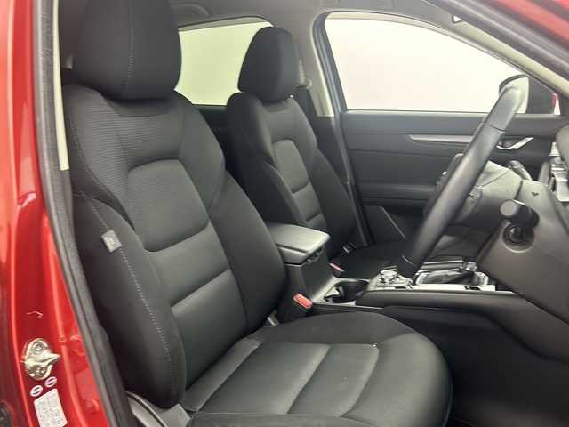 マツダ ＣＸ－５ XD プロアクティブ 兵庫県 2017(平29)年 5.7万km ソウルレッドプレミアムメタリック ・純正SDナビ&BT&USB&CD&DVD&TV/・バックカメラ/・サイドカメラ/・パワーバックドア/・衝突軽減ブレーキ/・レーンキープアシスト/・レーダークルーズコントロール/・ブラインドスポットモニター/・ヘッドアップディスプレイ/・前後コーナーセンサー/・LEDヘッドライト/・フォグランプ/・オートライト/・ETC/・前後ドライブレコーダー/・純正フロアマット/・スマートキー/・プッシュスタート/・スペアキー/・純正19インチアルミホイール/・W＋サイドエアバック/・カーテンエアバック/・アイドリングストップ/・横滑り防止装置