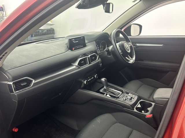 マツダ ＣＸ－５ XD プロアクティブ 兵庫県 2017(平29)年 5.7万km ソウルレッドプレミアムメタリック ・純正SDナビ&BT&USB&CD&DVD&TV/・バックカメラ/・サイドカメラ/・パワーバックドア/・衝突軽減ブレーキ/・レーンキープアシスト/・レーダークルーズコントロール/・ブラインドスポットモニター/・ヘッドアップディスプレイ/・前後コーナーセンサー/・LEDヘッドライト/・フォグランプ/・オートライト/・ETC/・前後ドライブレコーダー/・純正フロアマット/・スマートキー/・プッシュスタート/・スペアキー/・純正19インチアルミホイール/・W＋サイドエアバック/・カーテンエアバック/・アイドリングストップ/・横滑り防止装置