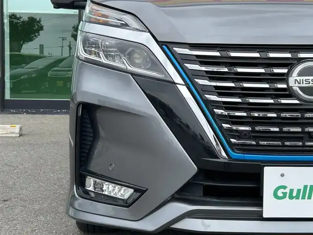 日産 セレナ e－パワー ハイウェイスター V 和歌山県 2020(令2)年 4.1万km ダークメタルグレー 純正ナビ/アラウンドビューモニター/セーフティ・シールドスイッチ/両側パワースライドドア/ハンズフリーオートスライド/エマージェンシーブレーキ/クルーズコントロール/ドライブモード/ビルトインETC/純正フロアマット/純正アルミホイール/LEDヘッドライト/オートライト