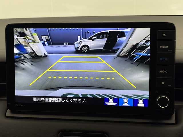 ホンダ ヴェゼル ハイブリッド e:HEV Z 宮崎県 2022(令4)年 2.1万km プラチナホワイトパール ワンオーナー/Honda SENSING/ブラインドスポットインフォメーション/コーナーセンサー/純正9インチSDナビ/フルセグTV/CD/DVD/Music Rack/Bluetooth/バックカメラ/コンビシート/レザー調シートカバー/シートヒーター/ハンズフリーアクセスパワーテールゲート(予約クローズ機能付)/LEDヘッドライト/純正18インチAW/ビルトインETC/保証書