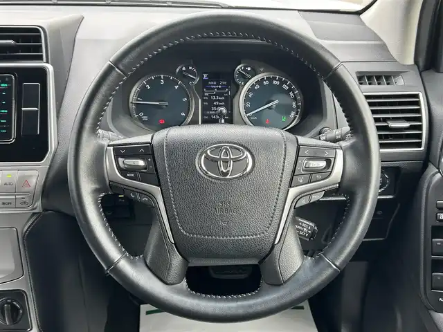 トヨタ ランドクルーザー プラド TX Lパッケージ 山形県 2018(平30)年 14.3万km シルバーM ４WD/純正ナビ/（FM/AM/DVD/フルセグ）/Bluetooth/クルーズコントロール/バックカメラ/横滑り防止装置/ドライブレコーダー/ヒートヒーター/エアシート/逸脱防止装置/オートライト/フォグランプ/純正マット/冬タイヤ積載/ダブルエアバック/保証証/取扱説明書