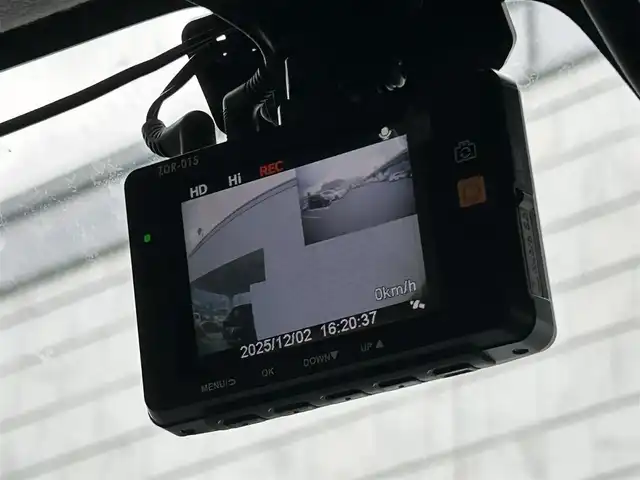 スズキ ソリオ HV MX 福岡県 2020(令2)年 4.4万km ピュアホワイトP 社外7型ナビ(フルセグTV/CD/DVD/BT)全方位カメラ両側パワスラ前後ドラレコETCUSBポート純正フロアマット純正15インチアルミホイールレーダークルコンコーナーセンサースマートキープッシュスタート