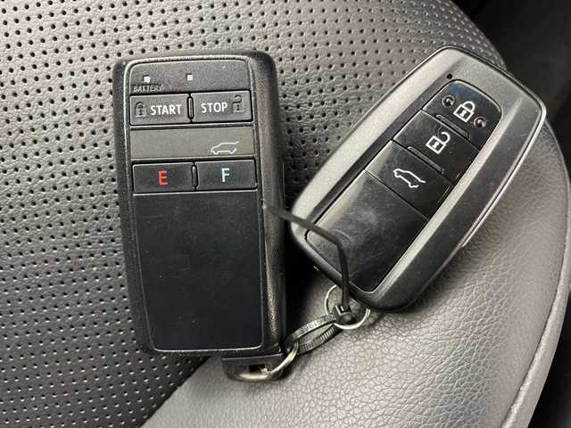 トヨタ ランドクルーザー プラド TX Lパッケージ 道央・札幌 2021(令3)年 4.3万km ブラック ・4WD/寒冷地仕様/・メーカー9インチナビ  フルセグ/BT/・パノラミックビューモニター/・サンルーフ/・モデリスタエアロ(F.R)/・フロントグリルガーニッシュ/・レーダークルーズコントロール/・レザーシート/・ブラインドスポットモニター/・シートヒーター/・純正一体型エンジンスターター/・コーナーセンサー/・電動格納サードシート/・レーンキープアシスト/・横滑り防止/・ETC/・純正フロアマット/・オートマチックハイビーム