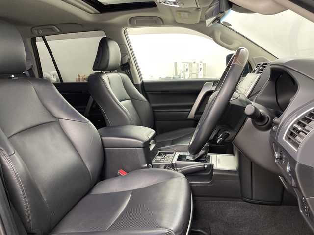 トヨタ ランドクルーザー プラド TX Lパッケージ 道央・札幌 2021(令3)年 4.3万km ブラック ・4WD/寒冷地仕様/・メーカー9インチナビ  フルセグ/BT/・パノラミックビューモニター/・サンルーフ/・モデリスタエアロ(F.R)/・フロントグリルガーニッシュ/・レーダークルーズコントロール/・レザーシート/・ブラインドスポットモニター/・シートヒーター/・純正一体型エンジンスターター/・コーナーセンサー/・電動格納サードシート/・レーンキープアシスト/・横滑り防止/・ETC/・純正フロアマット/・オートマチックハイビーム