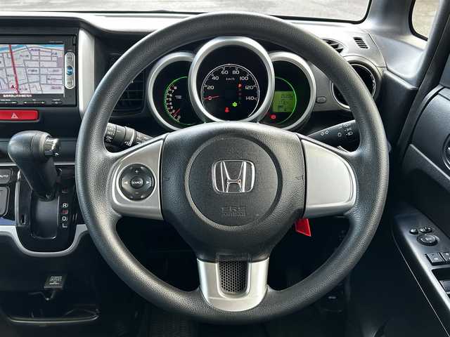 ホンダ Ｎ ＢＯＸ G L SSパッケージ 福島県 2015(平27)年 5.4万km クッキークリーム 純正ナビゲーション/型番：VXM-155VSi/【CD/DVD/SD/Bluetooth/TV】/バックカメラ/社外前後ドライブレコーダー/ビルトインETC/両側電動スライドドア/低速域衝突軽減ブレーキ/誤発進抑制機能/シートバックテーブル/リアドアシェード/純正フロアマット/ドアバイザー