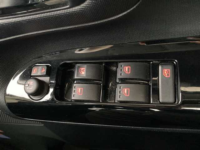 ダイハツ ムーヴ キャンバス G ブラックインテリア リミテッド SAⅢ 岐阜県 2018(平30)年 8.6万km パールホワイトⅢ/ナチュラルベージュマイカメタリック 2トーン 登録時走行距離86072km/全方位カメラ/純正ＳＤナビ(Bluetooth接続/CDチェンジャー)/バックモニター/両側パワースライドドア/ワンセグＴＶ/ＬＥＤヘッドライト/オートマチックハイビーム/オートライト/ドライブレコーダー/衝突被害軽減システム/プッシュスタート/スマートキー/スペアキー/横滑り防止装置/ETC/禁煙車/盗難防止装置/ABS