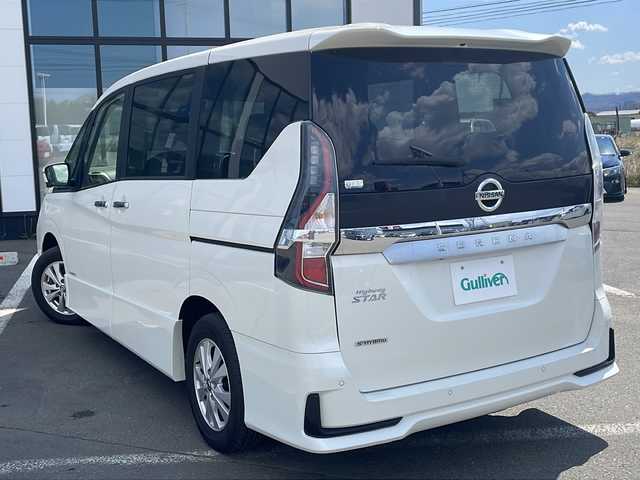 日産 セレナ ハイウェイスター V 道東・釧路十勝 2022(令4)年 6万km ブリリアントホワイトパール ・4WD/・純正SDナビ/（CD・フルセグ・BT・SD・USB・AM・FM・iPod・AUX）/・全方位カメラ/バックカメラ/・プロパイロット/・エマージェンシーブレーキ/・両側パワースライドドア/・前方ドライブレコーダー/・スマートキー/・プッシュスタート/・横滑り防止装置/・アイドリングストップ/・ステアリングスイッチ/・革巻きステアリング/・オートブレーキホールド/・LEDヘッドライト/・フォグライト/・社外フロアマット/・純正15インチアルミホイール