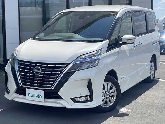 日産 セレナ ハイウェイスター V 道東・釧路十勝 2022(令4)年 6万km ブリリアントホワイトパール ・4WD/・純正SDナビ/（CD・フルセグ・BT・SD・USB・AM・FM・iPod・AUX）/・全方位カメラ/バックカメラ/・プロパイロット/・エマージェンシーブレーキ/・両側パワースライドドア/・前方ドライブレコーダー/・スマートキー/・プッシュスタート/・横滑り防止装置/・アイドリングストップ/・ステアリングスイッチ/・革巻きステアリング/・オートブレーキホールド/・LEDヘッドライト/・フォグライト/・社外フロアマット/・純正15インチアルミホイール