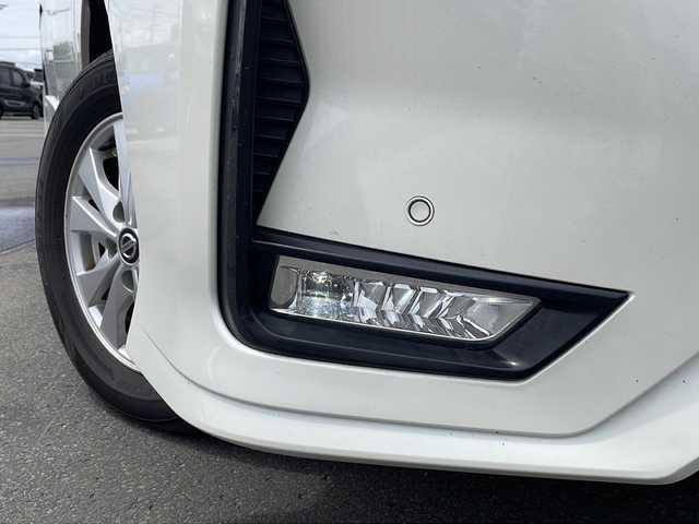 日産 セレナ ハイウェイスター V 道北・旭川 2022(令4)年 6万km ブリリアントホワイトパール ・4WD/・純正SDナビ/（CD・フルセグ・BT・SD・USB・AM・FM・iPod・AUX）/・全方位カメラ/バックカメラ/・プロパイロット/・エマージェンシーブレーキ/・両側パワースライドドア/・前方ドライブレコーダー/・スマートキー/・プッシュスタート/・横滑り防止装置/・アイドリングストップ/・ステアリングスイッチ/・革巻きステアリング/・オートブレーキホールド/・LEDヘッドライト/・フォグライト/・社外フロアマット/・純正15インチアルミホイール