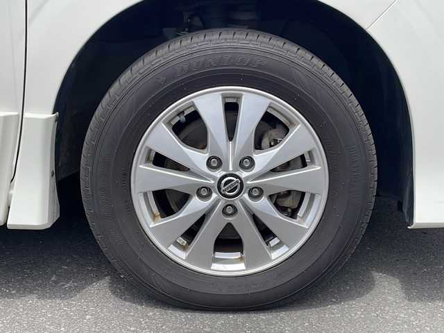 日産 セレナ ハイウェイスター V 道北・旭川 2022(令4)年 6万km ブリリアントホワイトパール ・4WD/・純正SDナビ/（CD・フルセグ・BT・SD・USB・AM・FM・iPod・AUX）/・全方位カメラ/バックカメラ/・プロパイロット/・エマージェンシーブレーキ/・両側パワースライドドア/・前方ドライブレコーダー/・スマートキー/・プッシュスタート/・横滑り防止装置/・アイドリングストップ/・ステアリングスイッチ/・革巻きステアリング/・オートブレーキホールド/・LEDヘッドライト/・フォグライト/・社外フロアマット/・純正15インチアルミホイール