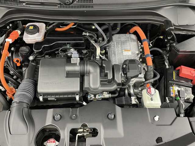 ホンダ ヴェゼル ハイブリッド e:HEV Z 新潟県 2023(令5)年 1万km クリスタルブラックパール ホンダセンシング/ワンオーナー/9インチホンダコネクトディスプレイ/　　フルセグ/BT/AM/FM/USB/バックモニター(後退出庫サポート付)/ハンズフリーアクセスパワーテールゲート/アダプティブクルーズコントロール/LEDシーケンシャルオートライト/ハーフレザーシート/前席シートヒーター/純正18インチアルミホイール付/社外アルミホイール付スタッドレスタイヤ車載(8ミリ)/ダウンヒルアシストコントロール/パドルシフト/ブラインドスポットモニター/ミラーヒーター/ステアリングスイッチ/ステアリングヒーター/電動パーキングブレーキ/オートブレーキホールド/置くだけ充電/USBポート/純正フロアマット/ドアバイザー/スペアキー/スマートキー/ETC2.0
