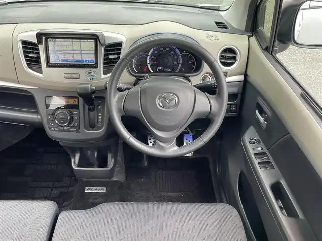 マツダ フレア XS 愛知県 2014(平26)年 9.5万km ホワイトパール (株)IDOMが運営する【じしゃロン豊川店】の自社ローン専用車両になります。こちらは現金またはオートローンご利用時の価格です。自社ローンご希望の方は別途その旨お申付け下さい/ 純正メモリナビ/　◯ CD再生機能/　◯ DVD再生機能/　◯ BT対応/　◯ ワンセグTV/ 革巻ステアアリング/ プッシュスタート/ ドアバイザー/ ウインカーミラー/ 純正フロアマット
