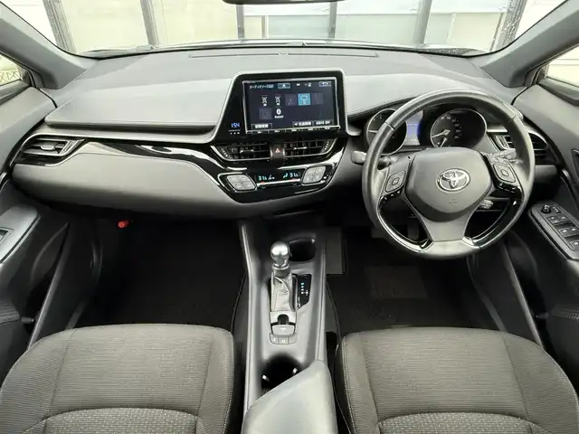 トヨタ Ｃ－ＨＲ S－T 道南・函館 2017(平29)年 3.6万km ブラックマイカ ・ワンオーナー/・Toyota safety sense/／プリクラッシュセーフティ/／レーンディパラーチャーアラート/／オートマチックハイビーム/／レーダークルーズコントロール/・ドライブスタートコントロール/・ドライブモードセレクト/・寒冷地仕様/・ワイパーデアイサー/・デュアルエアコン/・マニュアルレベリング機能付きLEDヘッドランプ/・ビルトインETC/・純正9インチSDナビ（CD.DVD.BT）/・フルセグTV/・バックカメラ