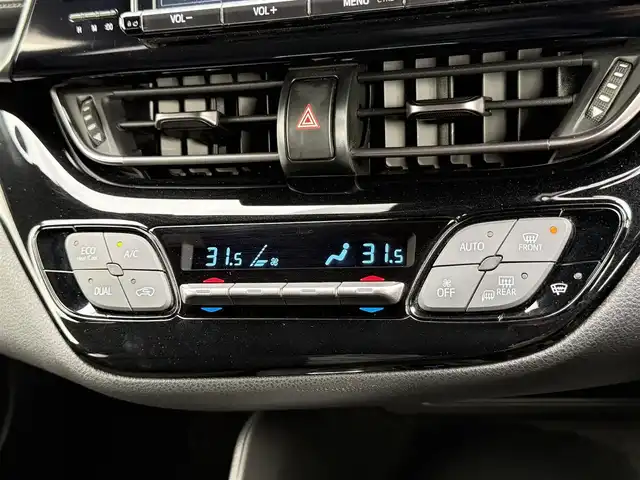 トヨタ Ｃ－ＨＲ S－T 道南・函館 2017(平29)年 3.6万km ブラックマイカ ・ワンオーナー/・Toyota safety sense/／プリクラッシュセーフティ/／レーンディパラーチャーアラート/／オートマチックハイビーム/／レーダークルーズコントロール/・ドライブスタートコントロール/・ドライブモードセレクト/・寒冷地仕様/・ワイパーデアイサー/・デュアルエアコン/・マニュアルレベリング機能付きLEDヘッドランプ/・ビルトインETC/・純正9インチSDナビ（CD.DVD.BT）/・フルセグTV/・バックカメラ