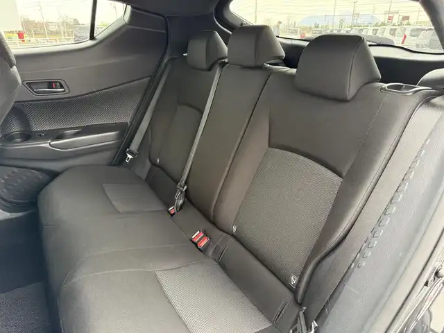 トヨタ Ｃ－ＨＲ S－T 道南・函館 2017(平29)年 3.6万km ブラックマイカ ・ワンオーナー/・Toyota safety sense/／プリクラッシュセーフティ/／レーンディパラーチャーアラート/／オートマチックハイビーム/／レーダークルーズコントロール/・ドライブスタートコントロール/・ドライブモードセレクト/・寒冷地仕様/・ワイパーデアイサー/・デュアルエアコン/・マニュアルレベリング機能付きLEDヘッドランプ/・ビルトインETC/・純正9インチSDナビ（CD.DVD.BT）/・フルセグTV/・バックカメラ