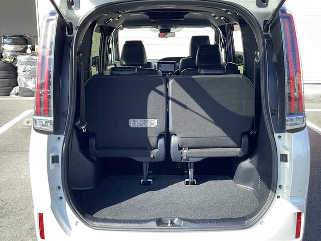 トヨタ エスクァイア Gi 静岡県 2020(令2)年 5.4万km ホワイトパールクリスタルシャイン 純正ナビ/　フルセグTV/BTオーディオ/MSV/バックカメラ/フリップダウンモニター/両側パワースライドドア/クルーズコントロール/純正15インチAW/ETC/合成シート/シートヒーター/セーフティセンス/LEDヘッドライト/コーナーセンサー/レーンキープアシスト/衝突軽減ブレーキ/オートハイビーム