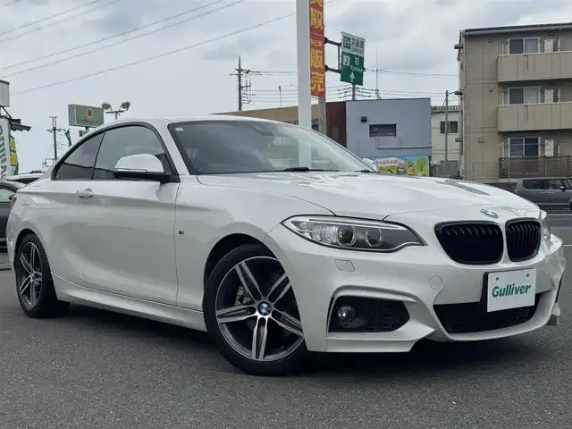 ＢＭＷ ２２０ｉ クーペ スポーツ 千葉県 2016(平28)年 6.2万km 白 衝突被害軽減ブレーキ/レーンキープアシスト/クルーズコントロール/LEDヘッドライト/オートハイビーム/カーテンエアバッグ/アイドリングストップ/ターボ/純正HDDナビ/Bluetooth/バックカメラ/CD・DVD/前後ドライブレコーダー/レザーシート/D＋N席エアシート＆シートヒーター/D＋N席パワーシート/純正フロアマット/純正17インチアルミホイール/革巻きステアリング/プッシュスタート/スマートキー/取扱説明書＆保証書