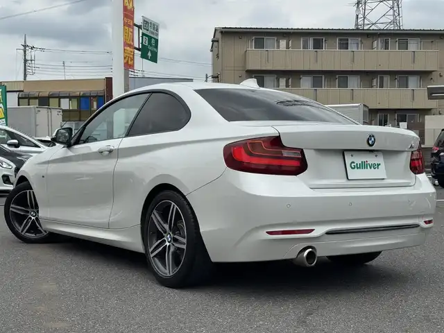 ＢＭＷ ２２０ｉ クーペ スポーツ 千葉県 2016(平28)年 6.2万km 白 衝突被害軽減ブレーキ/レーンキープアシスト/クルーズコントロール/LEDヘッドライト/オートハイビーム/カーテンエアバッグ/アイドリングストップ/ターボ/純正HDDナビ/Bluetooth/バックカメラ/CD・DVD/前後ドライブレコーダー/レザーシート/D＋N席エアシート＆シートヒーター/D＋N席パワーシート/純正フロアマット/純正17インチアルミホイール/革巻きステアリング/プッシュスタート/スマートキー/取扱説明書＆保証書