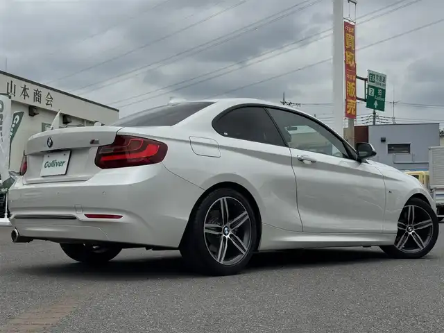 ＢＭＷ ２２０ｉ クーペ スポーツ 千葉県 2016(平28)年 6.2万km 白 衝突被害軽減ブレーキ/レーンキープアシスト/クルーズコントロール/LEDヘッドライト/オートハイビーム/カーテンエアバッグ/アイドリングストップ/ターボ/純正HDDナビ/Bluetooth/バックカメラ/CD・DVD/前後ドライブレコーダー/レザーシート/D＋N席エアシート＆シートヒーター/D＋N席パワーシート/純正フロアマット/純正17インチアルミホイール/革巻きステアリング/プッシュスタート/スマートキー/取扱説明書＆保証書
