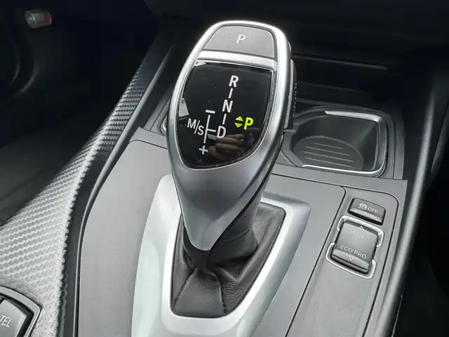 ＢＭＷ ２２０ｉ クーペ スポーツ 千葉県 2016(平28)年 6.2万km 白 衝突被害軽減ブレーキ/レーンキープアシスト/クルーズコントロール/LEDヘッドライト/オートハイビーム/カーテンエアバッグ/アイドリングストップ/ターボ/純正HDDナビ/Bluetooth/バックカメラ/CD・DVD/前後ドライブレコーダー/レザーシート/D＋N席エアシート＆シートヒーター/D＋N席パワーシート/純正フロアマット/純正17インチアルミホイール/革巻きステアリング/プッシュスタート/スマートキー/取扱説明書＆保証書