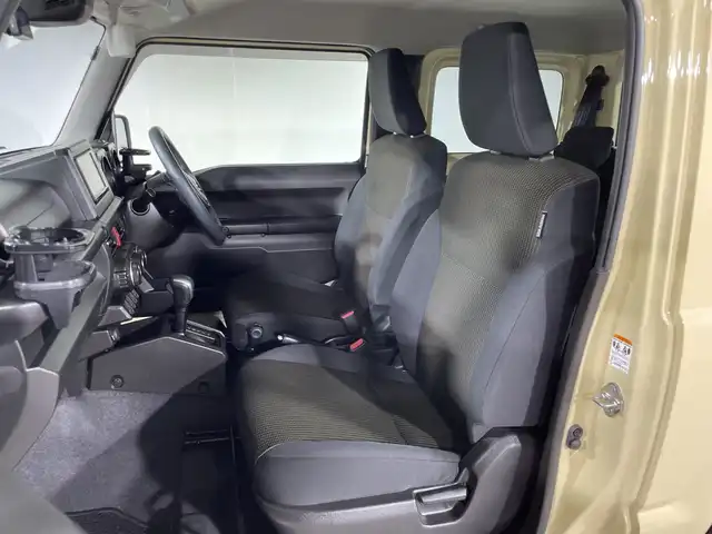 スズキ ジムニー XC 神奈川県 2022(令4)年 3万km シフォンアイボリーM ４WD/ターボ/純正７型SDナビゲーション【CN-RZ775W】/フルセグ　AM FM CD DVD　SD　Bluetooth/セーフティサポート/クルーズコントロール/デュアルセンサーブレーキサポート/誤発進抑制機能/車線逸脱警報/ふらつき警報/先行車発進お知らせ機能/標識認識機能/ハイビームアシスト/アイドリングストップ/革巻きステアリング/前席シートヒーター/前後ドライブレコーダー/ETC/プッシュスタート/スマートキー/ダウンヒルアシストコントロール/LEDヘッドランプ/オートライト/純正16インチアルミホイール