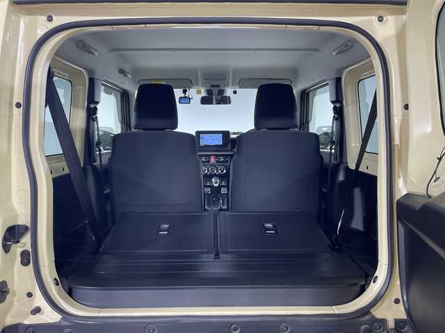 スズキ ジムニー XC 神奈川県 2022(令4)年 3万km シフォンアイボリーM ４WD/ターボ/純正７型SDナビゲーション【CN-RZ775W】/フルセグ　AM FM CD DVD　SD　Bluetooth/セーフティサポート/クルーズコントロール/デュアルセンサーブレーキサポート/誤発進抑制機能/車線逸脱警報/ふらつき警報/先行車発進お知らせ機能/標識認識機能/ハイビームアシスト/アイドリングストップ/革巻きステアリング/前席シートヒーター/前後ドライブレコーダー/ETC/プッシュスタート/スマートキー/ダウンヒルアシストコントロール/LEDヘッドランプ/オートライト/純正16インチアルミホイール