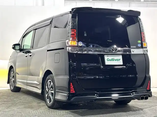 トヨタ ヴォクシー ZS 煌Ⅱ 大阪府 2019(令1)年 4.7万km ブラック モデリスタエアロ 純正10incナビ(フルセグ/DVD再生/Bluetooth) Bカメラ 後席モニター ETC 両側パワースライドドア 衝突軽減 クルコン クリアランスソナー トヨタセーフティセンス