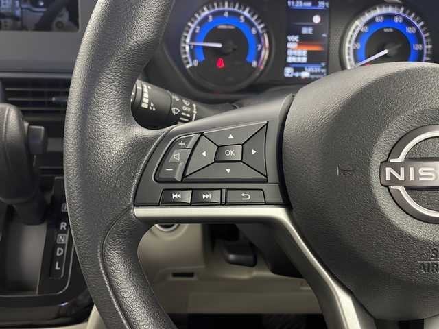 日産 ルークス X 栃木県 2024(令6)年 1.5万km ホワイトパール アラウンドビューモニター/衝突被害軽減システム/先行車発進お知らせ機能/車線逸脱警報/速度標識表示/道路標識表示/ふらつき警報/クリアランスソナー/オートライト/LEDヘッドライト/左側パワースライドドア/ベンチシート/プッシュスタート/スマートキー/保証書/取扱説明書/スペアキー