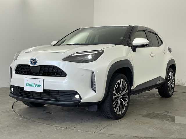 トヨタ ヤリスクロス ハイブリッド Z 兵庫県 2020(令2)年 5.8万km ホワイトパールクリスタルシャイン ・純正8インチディスプレイオーディオ/・Bluetooth/フルセグテレビ/USB/Miracast/・全方位カメラ/・トヨタセーフティセンス/・プリクラッシュセーフティ/・レーントレーシングアシスト［LTA］ /・レーダークルーズコントロール/・オートマチックハイビーム［AHB］/・ロードサインアシスト［RSA］/・先行車発進告知機能［TMN］/・セカンダリーコリジョンブレーキ［SCB］/・ブラインドスポットモニター/・インテリジェントクリアランスソナー/・車両接近通報装置/・S-VSC（横風対応制御付）/・ドライブスタートコントロール/・パーキングアシスト/・ヘッドアップディスプレイ/・パワーバックドア/・純正フロアマット/・ハーフレザーシート/・パワーシート（運転席）/・前席シートヒーター/・ドアミラーヒーター/・純正18インチアルミホイール/・LEDオートライト/・LEDフォグランプ/・純正ビルトインETC2.0/・純正ドライブレコーダー/・スマートキー