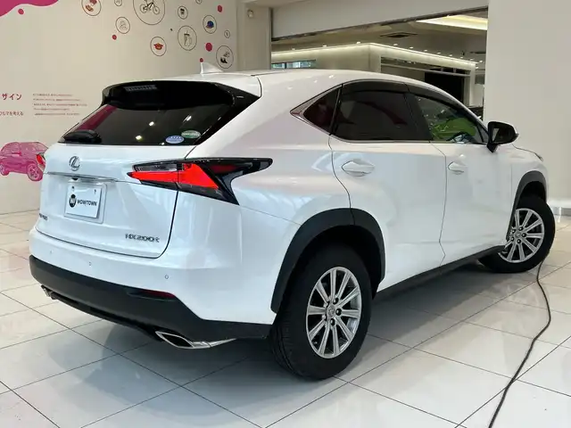 レクサス ＮＸ 200t Iパッケージ 埼玉県 2016(平28)年 3.7万km ソニッククォーツ 純正SDナビ/　　CD/DVD/BT/USB/フルセグ/全方位カメラ/パワーバックドア/LEDオートライト/クルーズコントロール/合皮シート/パワーシート/シートヒーター/シートメモリー/ステアリングヒーター/ステアリングスイッチ/コーナーセンサー/ビルトインETC2.0