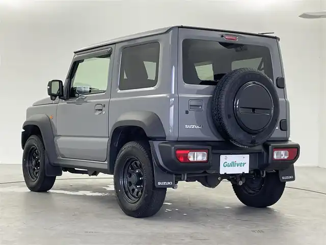 スズキ ジムニー シエラ JC 福井県 2023(令5)年 3.2万km ミディアムグレー ４WD/ディーラーオプション７型ナビ【CH-RZ775W】/CD/DVD/フルセグTV/Bluetooth/SD/USB/AM/FM/バックカメラ /スズキセーフティーサポート/・デュアルセンサーブレーキサポート/・車線逸脱警報/・誤発進抑制機能/・ふらつき警報機能/・先行車発進お知らせ機能/LEDヘッドライト/オートライト /フォグランプ/ヘッドライトウォッシャー/ウィンカー/電動格納式ミラー/革巻きステアリング/ステアリングチルド機構/ステアリングリモコン/背面タイヤ/プッシュスタート /スペアキー/マッドフラップ