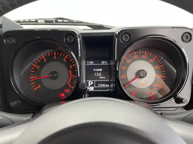 スズキ ジムニー シエラ JC 福井県 2023(令5)年 3.2万km ミディアムグレー ４WD/ディーラーオプション７型ナビ【CH-RZ775W】/CD/DVD/フルセグTV/Bluetooth/SD/USB/AM/FM/バックカメラ /スズキセーフティーサポート/・デュアルセンサーブレーキサポート/・車線逸脱警報/・誤発進抑制機能/・ふらつき警報機能/・先行車発進お知らせ機能/LEDヘッドライト/オートライト /フォグランプ/ヘッドライトウォッシャー/ウィンカー/電動格納式ミラー/革巻きステアリング/ステアリングチルド機構/ステアリングリモコン/背面タイヤ/プッシュスタート /スペアキー/マッドフラップ