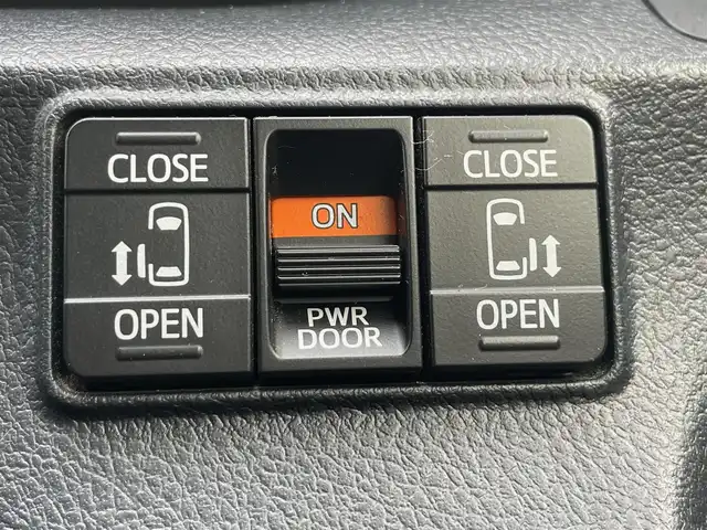 トヨタ シエンタ ハイブリッド G 大阪府 2015(平27)年 6.9万km ホワイトパールクリスタルシャイン 純正メモリナビ/・CD/DVD/BT/フルセグ/モデリスタフルエアロ/両側パワースライドドア/革調シートカバー/シートヒーター/ドライブレコーダー/ビルトインＥＴＣ/衝突軽減ブレーキ/レーンキープアシスト/ＬＥＤライト/純正アルミ/ダウンサス（純正車載）/革巻きステアリング