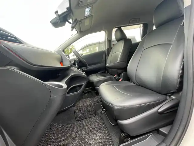 トヨタ シエンタ ハイブリッド G 大阪府 2015(平27)年 6.9万km ホワイトパールクリスタルシャイン 純正メモリナビ/・CD/DVD/BT/フルセグ/モデリスタフルエアロ/両側パワースライドドア/革調シートカバー/シートヒーター/ドライブレコーダー/ビルトインＥＴＣ/衝突軽減ブレーキ/レーンキープアシスト/ＬＥＤライト/純正アルミ/ダウンサス（純正車載）/革巻きステアリング