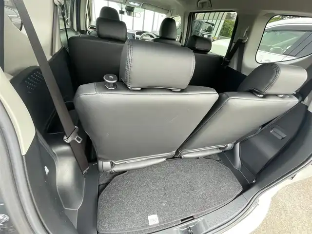 トヨタ シエンタ ハイブリッド G 大阪府 2015(平27)年 6.9万km ホワイトパールクリスタルシャイン 純正メモリナビ/・CD/DVD/BT/フルセグ/モデリスタフルエアロ/両側パワースライドドア/革調シートカバー/シートヒーター/ドライブレコーダー/ビルトインＥＴＣ/衝突軽減ブレーキ/レーンキープアシスト/ＬＥＤライト/純正アルミ/ダウンサス（純正車載）/革巻きステアリング