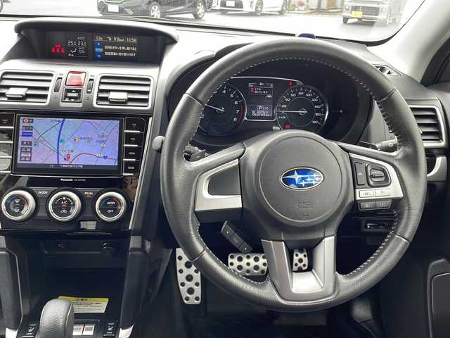 スバル フォレスター S－リミテッド 千葉県 2017(平29)年 6.5万km クリスタルブラックシリカ ワンオーナー/４WD/純正ナビ/ＣＤ/ＤＶＤ/Ｂｌｕｅｔｏｏｔｈ/フルセグＴＶ/バックカメラ/全席シートヒーター/前席パワーシート/ETC/レーダークルーズコントロール/衝突被害軽減システム/アイサイト/プリクラッシュブレーキ/アクティブレーンキープ/AT誤発進抑制制御/ふらつき警報/エックスモード/純正アルミホイール/純正フロアマット/プッシュスタート/スマートキー/スペアキー１本/取扱説明書/保証書