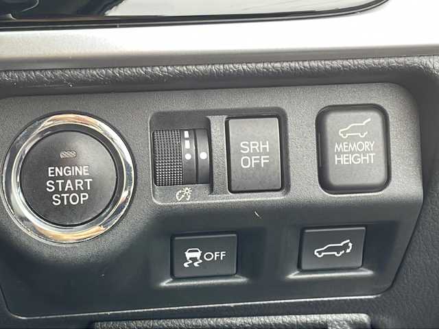 スバル フォレスター S－リミテッド 千葉県 2017(平29)年 6.5万km クリスタルブラックシリカ ワンオーナー/４WD/純正ナビ/ＣＤ/ＤＶＤ/Ｂｌｕｅｔｏｏｔｈ/フルセグＴＶ/バックカメラ/全席シートヒーター/前席パワーシート/ETC/レーダークルーズコントロール/衝突被害軽減システム/アイサイト/プリクラッシュブレーキ/アクティブレーンキープ/AT誤発進抑制制御/ふらつき警報/エックスモード/純正アルミホイール/純正フロアマット/プッシュスタート/スマートキー/スペアキー１本/取扱説明書/保証書