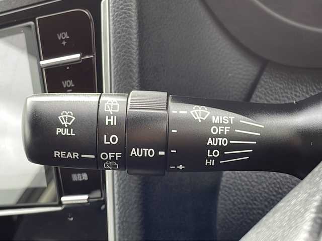 スバル フォレスター S－リミテッド 千葉県 2017(平29)年 6.5万km クリスタルブラックシリカ ワンオーナー/４WD/純正ナビ/ＣＤ/ＤＶＤ/Ｂｌｕｅｔｏｏｔｈ/フルセグＴＶ/バックカメラ/全席シートヒーター/前席パワーシート/ETC/レーダークルーズコントロール/衝突被害軽減システム/アイサイト/プリクラッシュブレーキ/アクティブレーンキープ/AT誤発進抑制制御/ふらつき警報/エックスモード/純正アルミホイール/純正フロアマット/プッシュスタート/スマートキー/スペアキー１本/取扱説明書/保証書