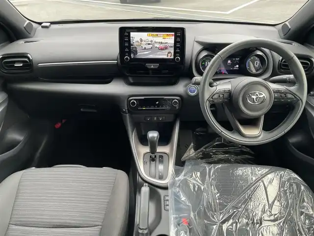 トヨタ ヤリス ハイブリッド Z 愛媛県 2020(令2)年 1.5万km ブラック/アバンギャルドブロンズメタリック 純正9型ディスプレイオーディオ(フルセグTV/BT)/全周囲カメラ/トヨタセーフティセンス/レーダークルーズコントロール/衝突被害軽減装置/車線逸脱防止装置/ブラインドスポットモニター/クリアランスソナー/前後ドライブレコーダー/シートヒーター/LEDヘッドライト/オートライト/オートマチックハイビーム/電格ミラー/ヒートミラー/ステアリングリモコン/シガーソケット/ETC/現状サマー(純正AW)(185/55/R16)/BRIDGESTONE EcoPia EP150/禁煙車