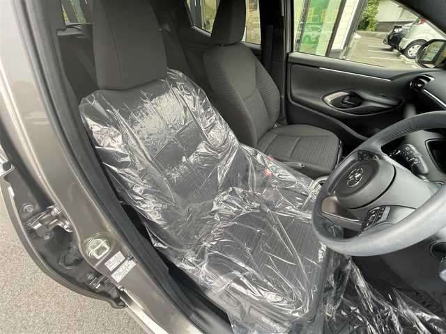 トヨタ ヤリス ハイブリッド Z 愛媛県 2020(令2)年 1.5万km ブラック/アバンギャルドブロンズメタリック 純正9型ディスプレイオーディオ(フルセグTV/BT)/全周囲カメラ/トヨタセーフティセンス/レーダークルーズコントロール/衝突被害軽減装置/車線逸脱防止装置/ブラインドスポットモニター/クリアランスソナー/前後ドライブレコーダー/シートヒーター/LEDヘッドライト/オートライト/オートマチックハイビーム/電格ミラー/ヒートミラー/ステアリングリモコン/シガーソケット/ETC/現状サマー(純正AW)(185/55/R16)/BRIDGESTONE EcoPia EP150/禁煙車