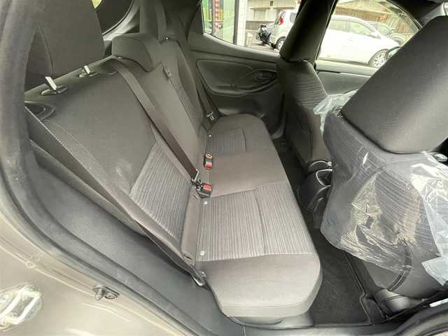 トヨタ ヤリス ハイブリッド Z 愛媛県 2020(令2)年 1.5万km ブラック/アバンギャルドブロンズメタリック 純正9型ディスプレイオーディオ(フルセグTV/BT)/全周囲カメラ/トヨタセーフティセンス/レーダークルーズコントロール/衝突被害軽減装置/車線逸脱防止装置/ブラインドスポットモニター/クリアランスソナー/前後ドライブレコーダー/シートヒーター/LEDヘッドライト/オートライト/オートマチックハイビーム/電格ミラー/ヒートミラー/ステアリングリモコン/シガーソケット/ETC/現状サマー(純正AW)(185/55/R16)/BRIDGESTONE EcoPia EP150/禁煙車