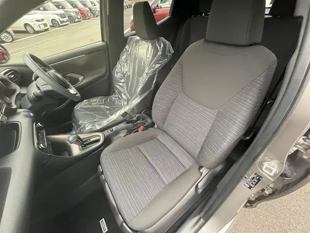 トヨタ ヤリス ハイブリッド Z 愛媛県 2020(令2)年 1.5万km ブラック/アバンギャルドブロンズメタリック 純正9型ディスプレイオーディオ(フルセグTV/BT)/全周囲カメラ/トヨタセーフティセンス/レーダークルーズコントロール/衝突被害軽減装置/車線逸脱防止装置/ブラインドスポットモニター/クリアランスソナー/前後ドライブレコーダー/シートヒーター/LEDヘッドライト/オートライト/オートマチックハイビーム/電格ミラー/ヒートミラー/ステアリングリモコン/シガーソケット/ETC/現状サマー(純正AW)(185/55/R16)/BRIDGESTONE EcoPia EP150/禁煙車